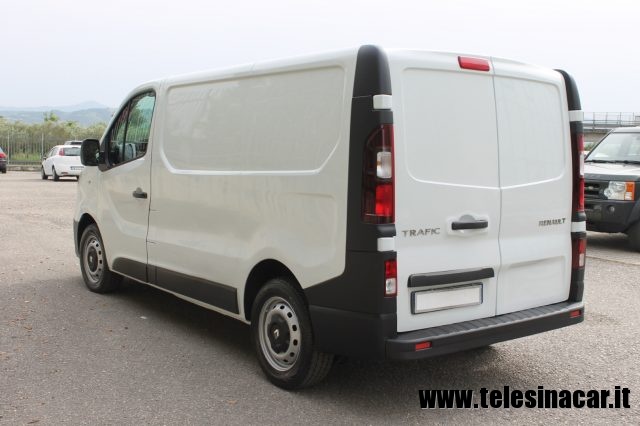 RENAULT TRAFIC  L1 H1 1.6 DCI 120CV talento vivaro Immagine 4