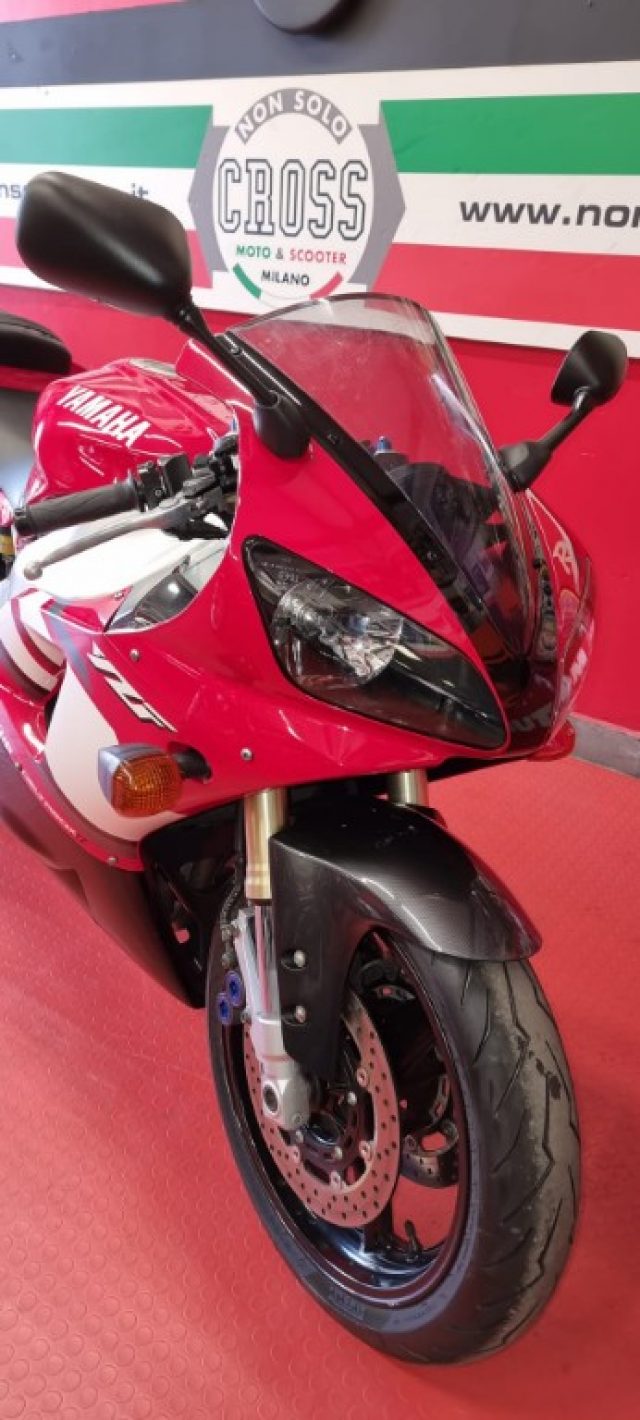 YAMAHA YZF R1 - ANNO 2001 Immagine 0