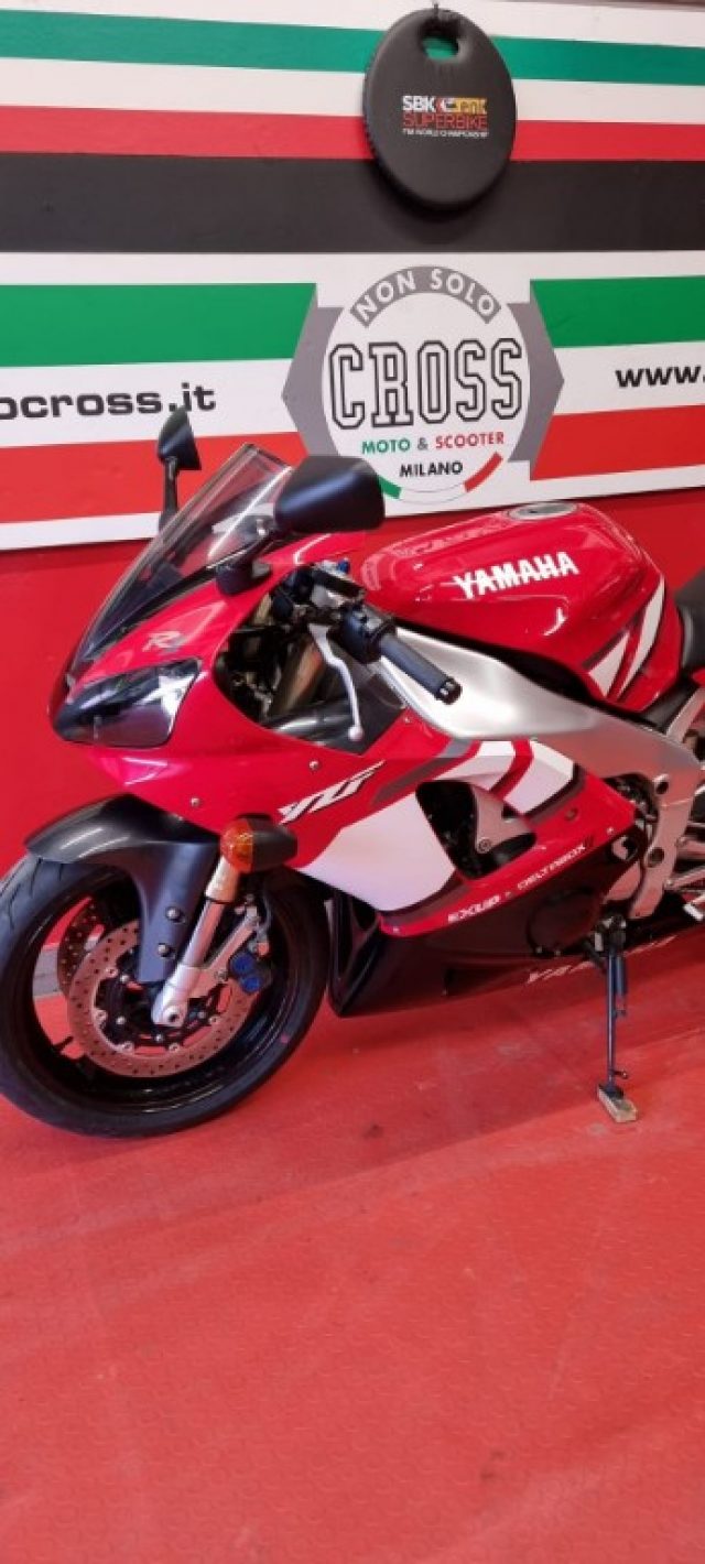 YAMAHA YZF R1 - ANNO 2001 Immagine 1