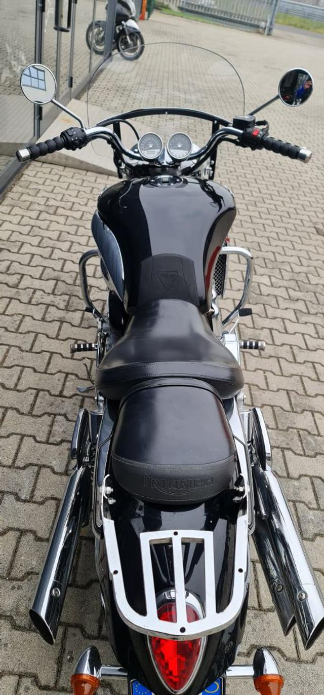 TRIUMPH Rocket III rochet III Immagine 3