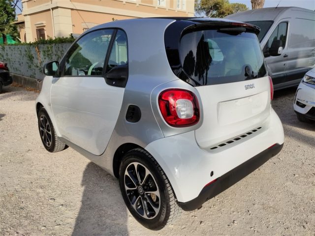 SMART ForTwo 1.0 ANDROID AUTO,CRUISE,CERCHI LEGA,CLIMA Immagine 4