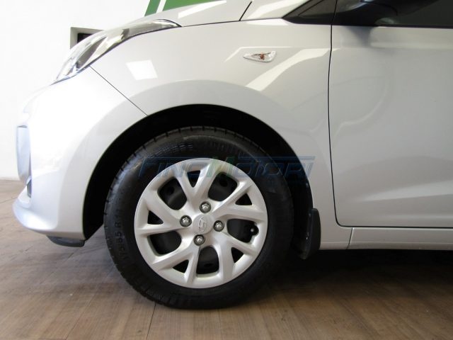 HYUNDAI i10 1.0 MPI 66 CV 5 porte Immagine 2