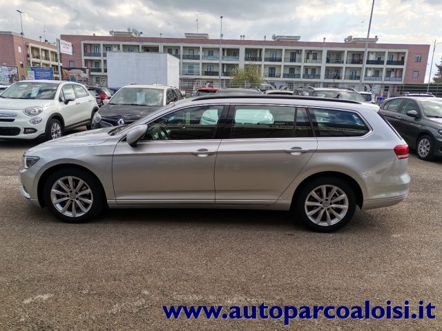 VOLKSWAGEN Passat Variant 2.0 TDI DSG Business BlueMotion Tech Immagine 1