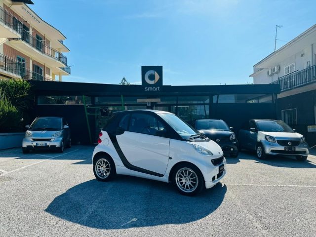 SMART ForTwo 1000 61 CV MHD COUPE' IDONEA PER NEOPATENTATI Immagine 1