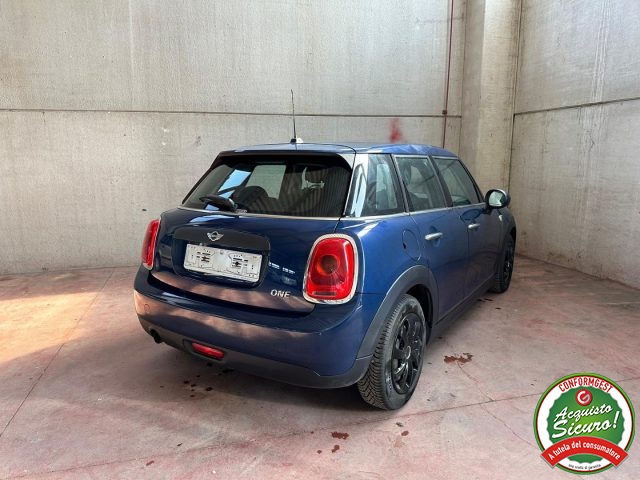 MINI One 1.2 One 75 CV 5 porte Adatta a Neo Patentati Immagine 3