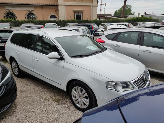 VOLKSWAGEN Passat 2.0 16V TDI Var. DSG"NELLO STATO" CRUISE,NAVICLIMA Immagine 1