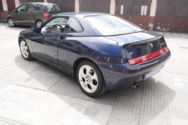 ALFA ROMEO GTV 2.0i 16V Twin Spark cat L Immagine 2