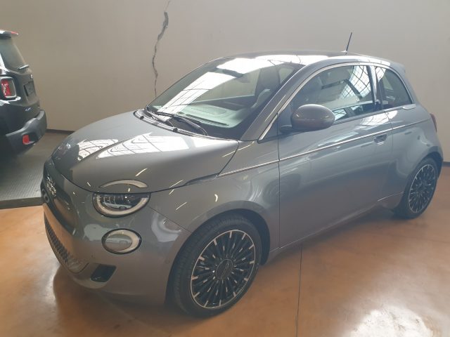 FIAT 500 La Prima Berlina by BOCELLI Immagine 0