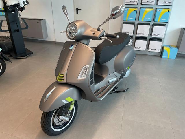 VESPA GTS 300 Super Tech EURO 5 - NUOVO IN PRONTA CONSEGNA! Immagine 0