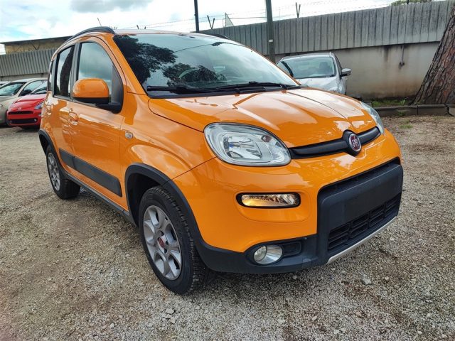 FIAT Panda 0.9 TwinAir Turbo GPL Trekking CERCHI,CLIMA .. Immagine 3