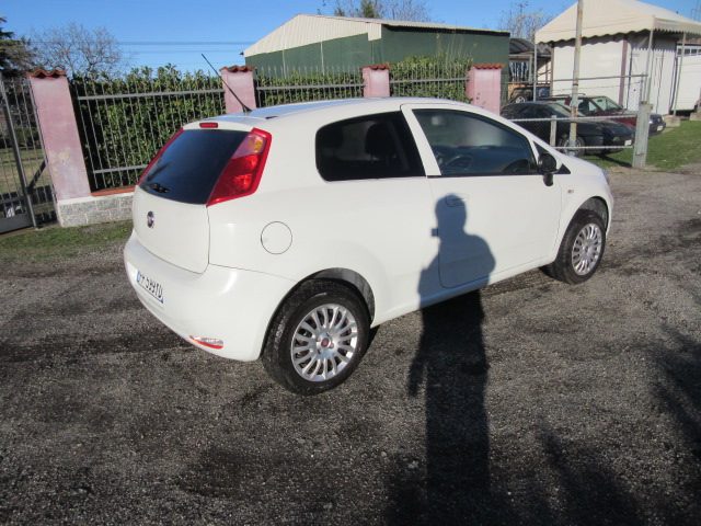 FIAT Punto 1.4 8V 3 porte Natural Power Young Immagine 3