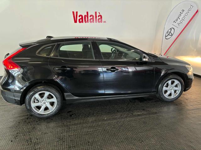 VOLVO V40 Cross Country D2 Business  UNICO PROPRIETARIO Immagine 2