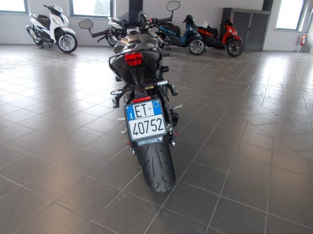 TRIUMPH Speed Triple RS 765 Immagine 4