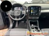 VOLVO XC40 B4 AWD Geartronic Momentum Pro