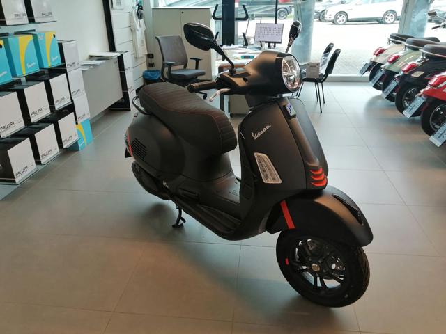 VESPA GTS 300 Super Tech EURO 5 - NUOVO IN PRONTA CONSEGNA! Immagine 2