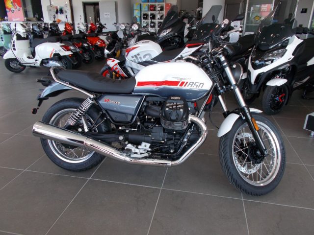 MOTO GUZZI V7 SPECIAL 2023 Immagine 0