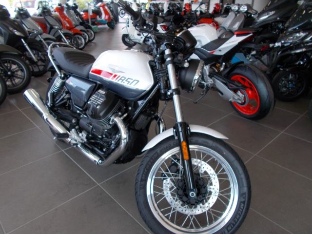 MOTO GUZZI V7 SPECIAL 2023 Immagine 1