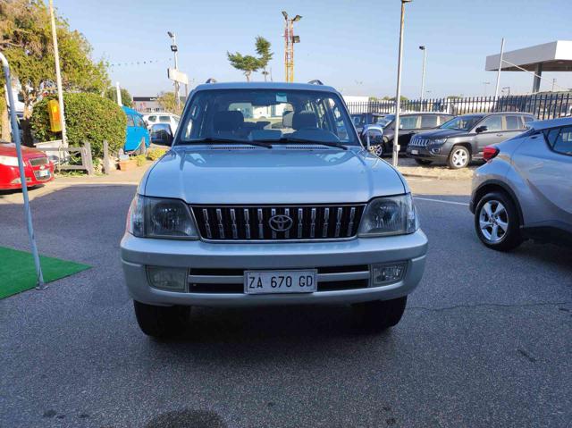 TOYOTA Land Cruiser 3.0 turbodiesel 5 p automatica 4x4 Immagine 1