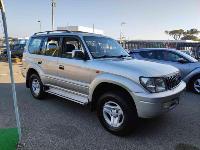 TOYOTA Land Cruiser 3.0 turbodiesel 5 p automatica 4x4 Immagine 0