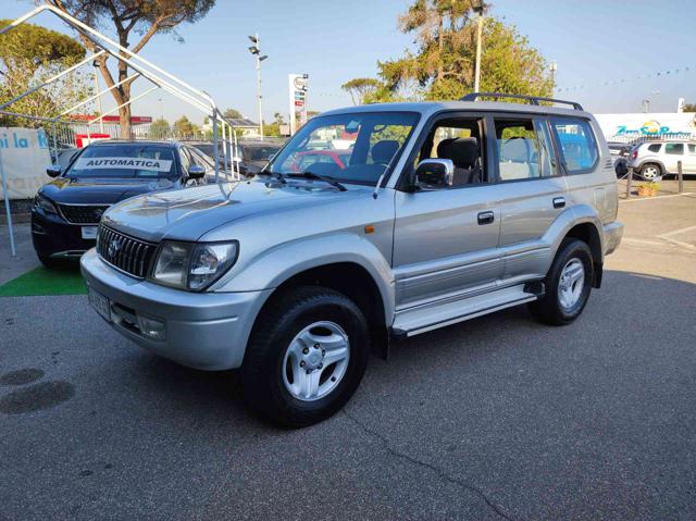 TOYOTA Land Cruiser 3.0 turbodiesel 5 p automatica 4x4 Immagine 2