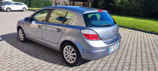 OPEL Astra 1.6 16V Twinport 5 porte Cosmo Immagine 2