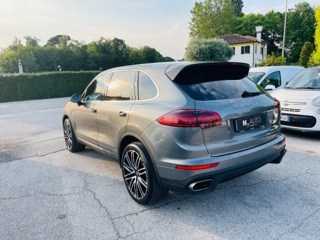 PORSCHE Cayenne 3.0 Diesel  - CERCHI DA "21 - Immagine 4