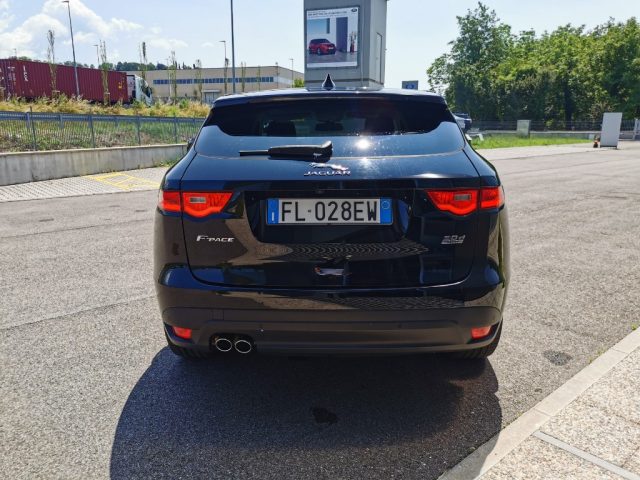 JAGUAR F-Pace 2.0 D 180 CV AWD aut. R-Sport Immagine 4