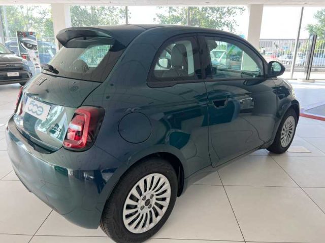 FIAT 500 Nuova  Hatchback My23 La Nuova  - 320 Berlina Immagine 0