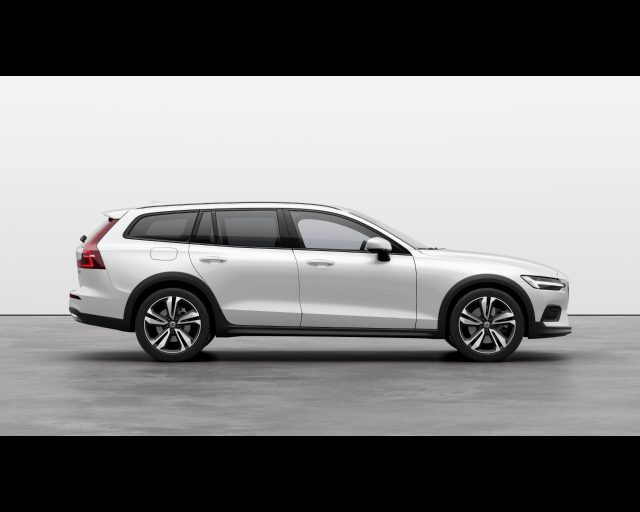 VOLVO V60 CROSS COUNTRY B4 AWD GEARTRONIC PLUS Immagine 1