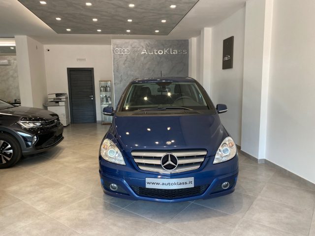 MERCEDES-BENZ B 180 NGT BlueEFFICIENCY di Unico Proprietario Immagine 2