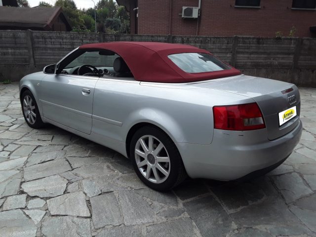 AUDI A4 Cabriolet 2.5 V6 TDI cat Immagine 1