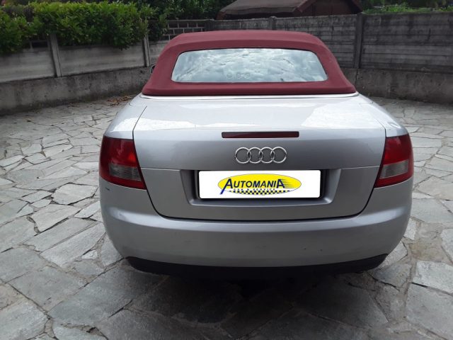 AUDI A4 Cabriolet 2.5 V6 TDI cat Immagine 2