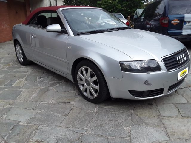 AUDI A4 Cabriolet 2.5 V6 TDI cat Immagine 0