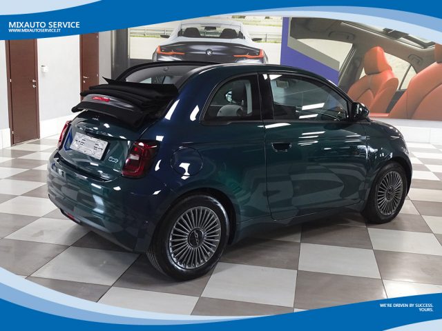 FIAT 500e Cabrio 118cv eDrive Icon Immagine 1