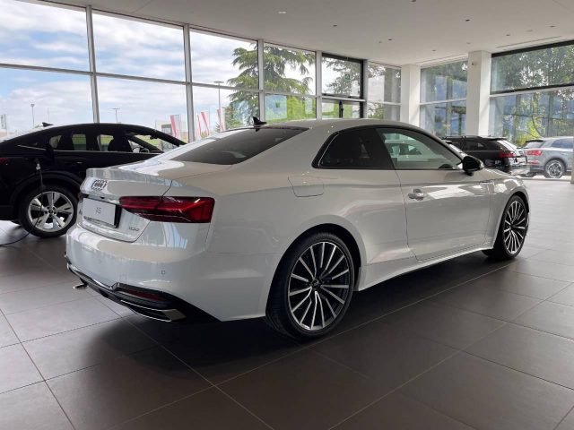 AUDI A5 COUPE' 40 TDI QUATTRO S-TRONIC S-LINE Immagine 1