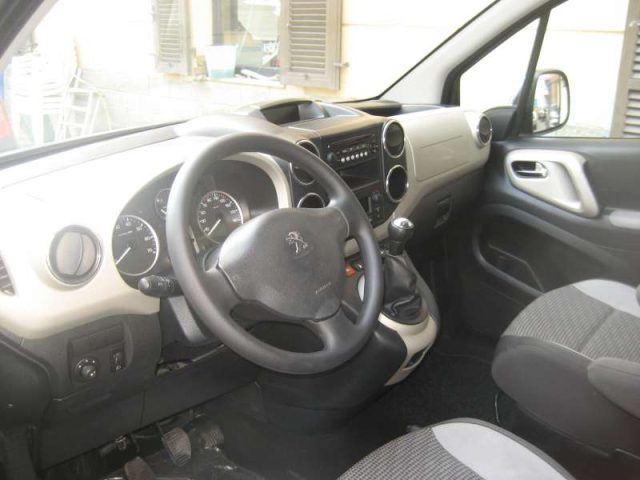 PEUGEOT PARTNER TEPEE 1.6 HDI 115 CV OUTDOOR - foto 4