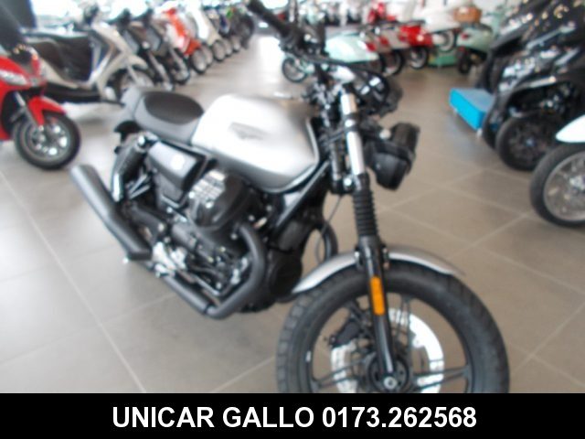 MOTO GUZZI V7 STONE Immagine 1