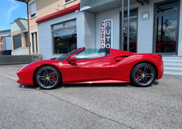 FERRARI 488 Spider Immagine 3