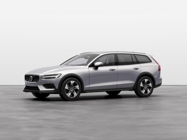 VOLVO V60 Cross Country B4 (d) AWD automatico Plus - MY24 Immagine 1