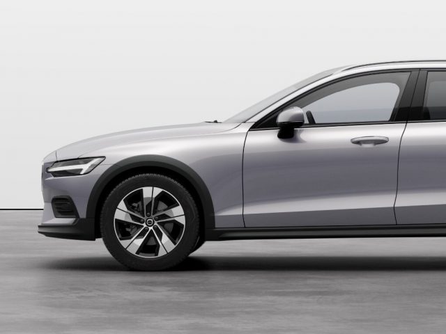VOLVO V60 Cross Country B4 (d) AWD automatico Plus - MY24 Immagine 2