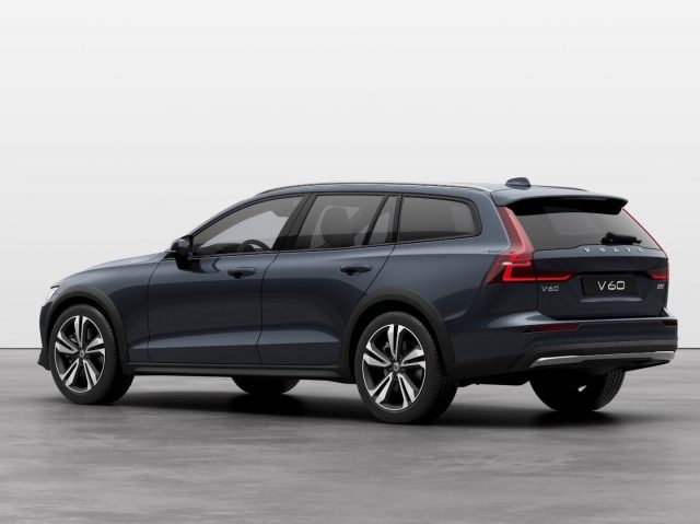 VOLVO V60 Cross Country B4 (d) AWD automatico Ultimate - MY24 Immagine 3
