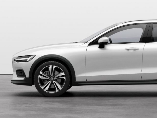 VOLVO V60 Cross Country B4 (d) AWD automatico Ultimate - MY24 Immagine 2