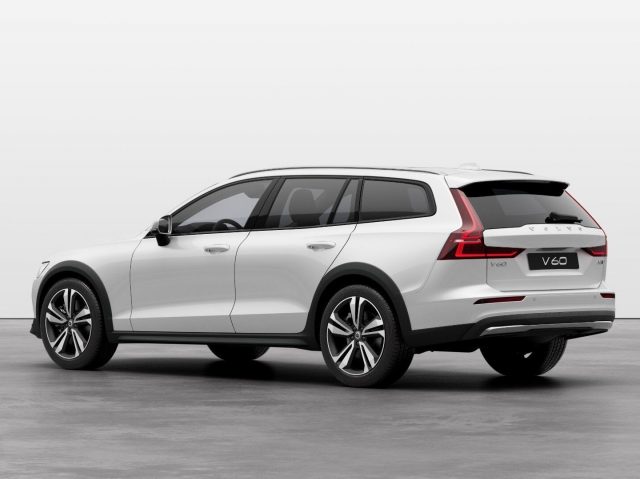VOLVO V60 Cross Country B4 (d) AWD automatico Ultimate - MY24 Immagine 3