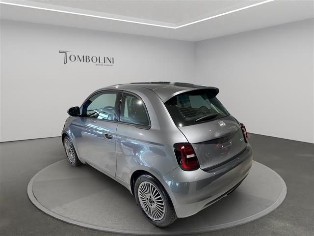 FIAT 500 e 42 kWh Icon Immagine 4