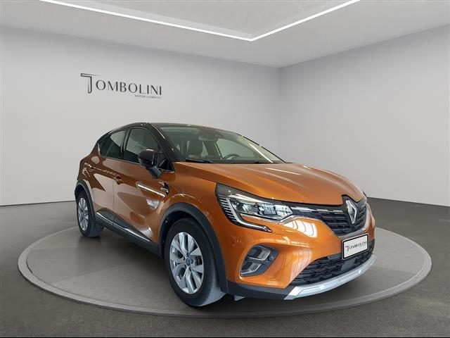 RENAULT Captur 1.6 E-Tech phev Intens 160cv auto Immagine 2