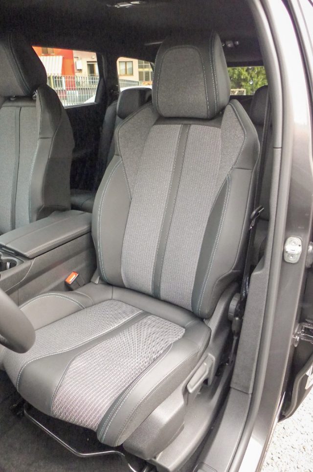 PEUGEOT 5008 BLUEHDI 130 S&S EAT8 ALLURE PACK - foto 9