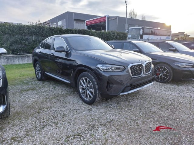 BMW X4 xDrive20d Connectivity Comfort package Immagine 1
