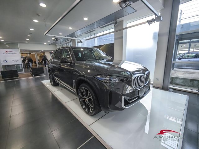 BMW X5 xDrive30d Innovation Comfort Plus package Immagine 1
