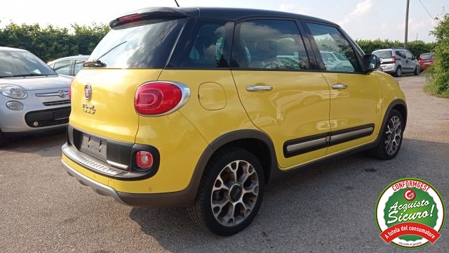 FIAT 500L 1.6 Multijet 105 CV Lounge Navi Immagine 2