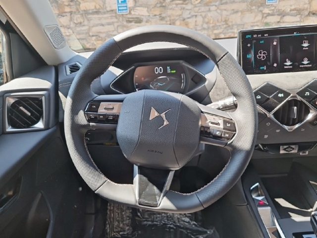 DS AUTOMOBILES DS 3 E-TENSE PERFORMANCE LINE - foto 12